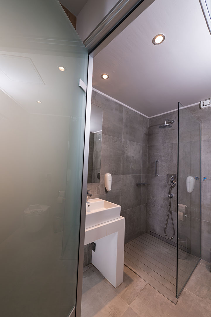 Ντουζιέρα ξενοδοχείου